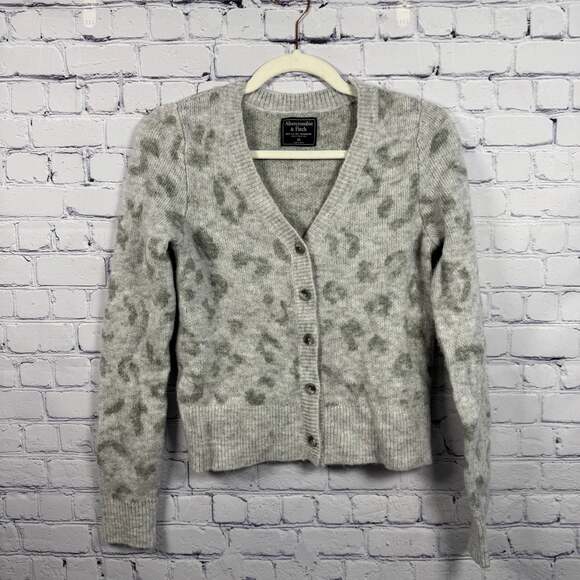 Abercrombie & Fitch Sweaters - Abercrombie & Fitch Gray Cheetah Print Cardigan Size XS
